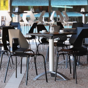stoly a stoličky do reštaurácie